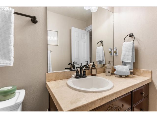 6338 Se DUNBAR Dr, Portland, OR 97236