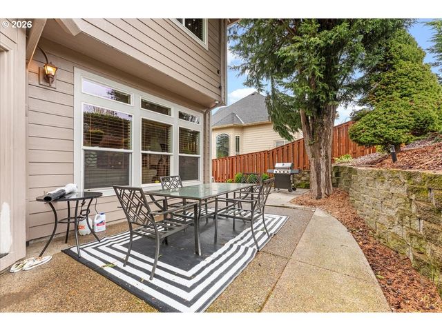 6338 Se DUNBAR Dr, Portland, OR 97236