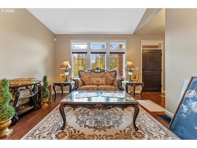 6338 Se DUNBAR Dr, Portland, OR 97236