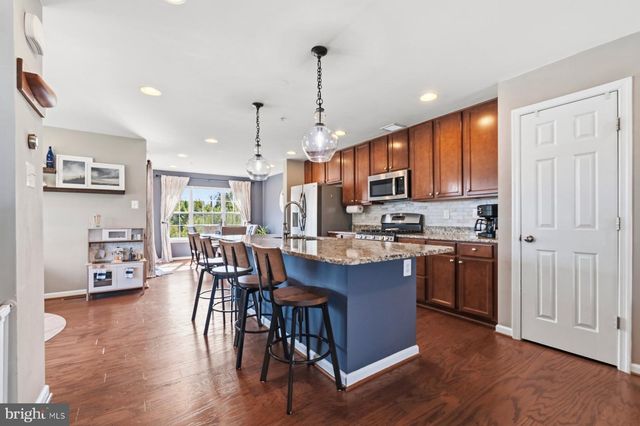 8532 STANSBURY LAKE DR, Baltimore, MD 21222