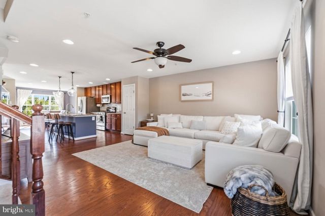 8532 STANSBURY LAKE DR, Baltimore, MD 21222