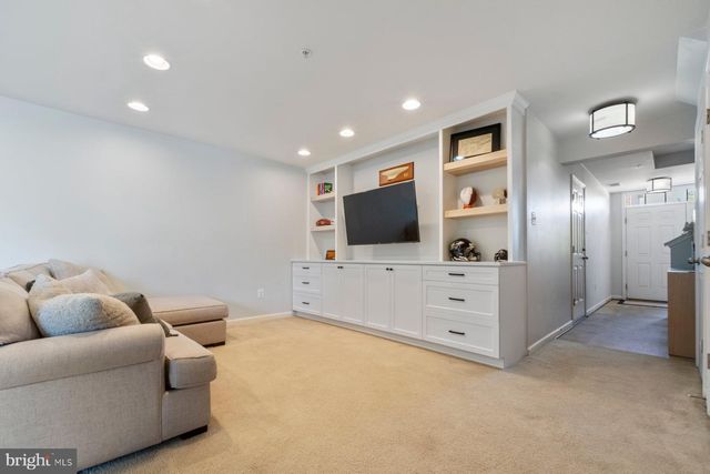 8532 STANSBURY LAKE DR, Baltimore, MD 21222