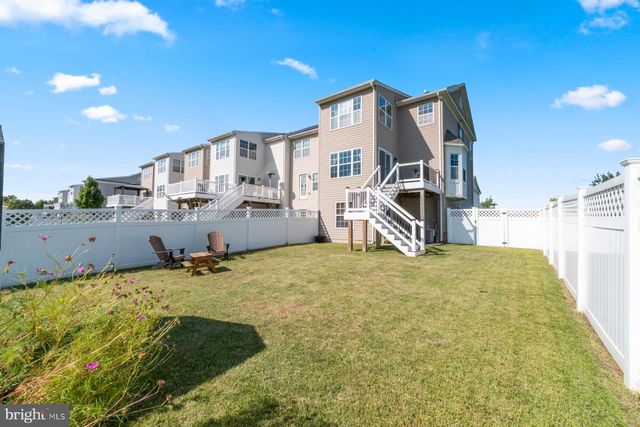 8532 STANSBURY LAKE DR, Baltimore, MD 21222