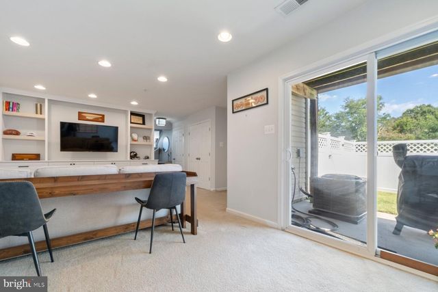 8532 STANSBURY LAKE DR, Baltimore, MD 21222