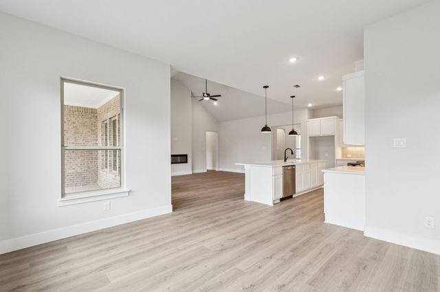 520 Winchester Way, Waxahachie, TX 75165