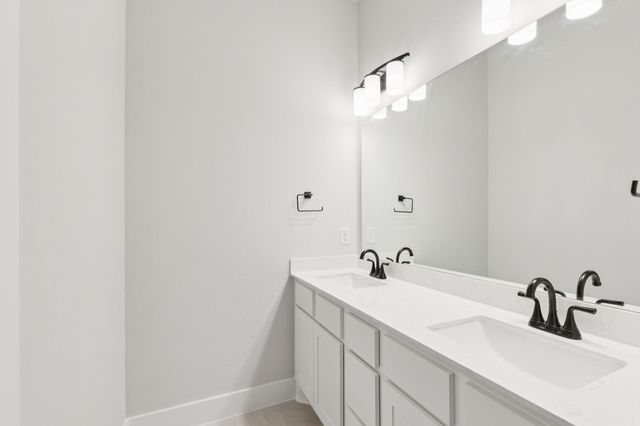 520 Winchester Way, Waxahachie, TX 75165