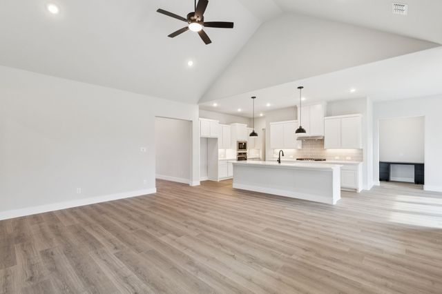 520 Winchester Way, Waxahachie, TX 75165