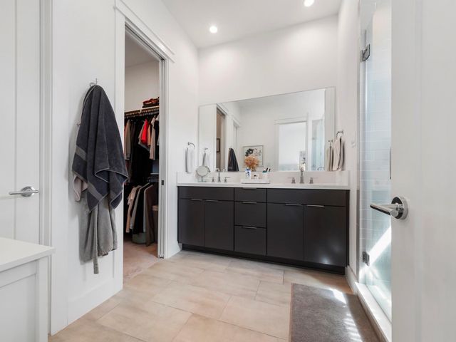 1218 W 24th Street D, Houston, TX 77008