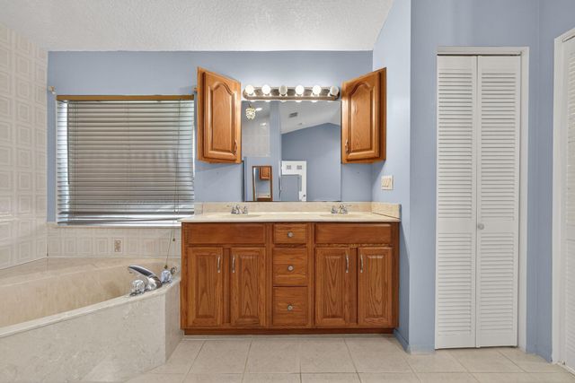 12553 82nd Street N, The Acreage, FL 33412