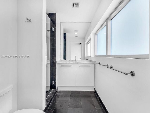 900 Biscayne Blvd 4809, Miami, FL 33132