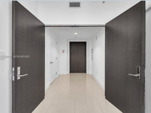 900 Biscayne Blvd 4809, Miami, FL 33132