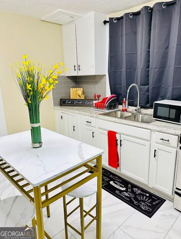 686 robert henry Street, Macon, GA 31206