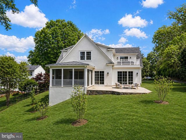 1538 FOREST LN, Mclean, VA 22101
