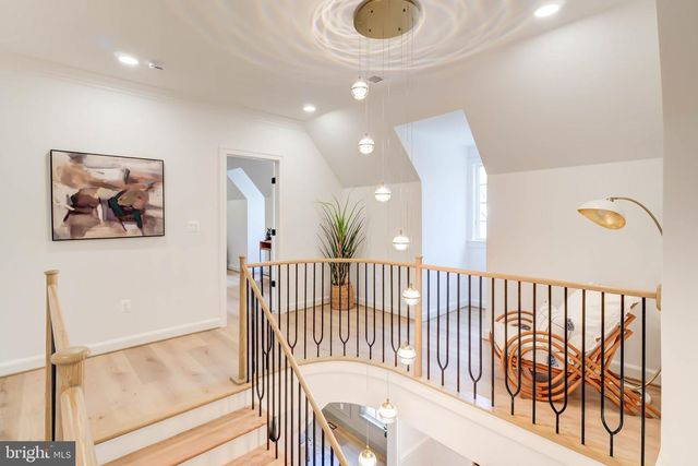 1538 FOREST LN, Mclean, VA 22101