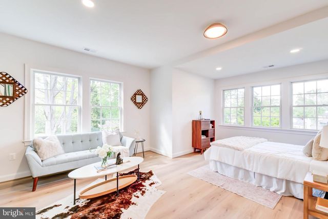 1538 FOREST LN, Mclean, VA 22101
