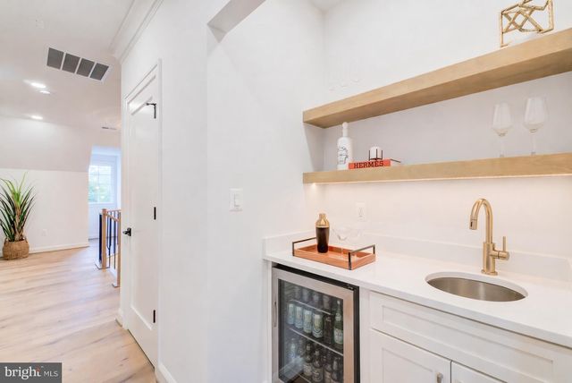 1538 FOREST LN, Mclean, VA 22101