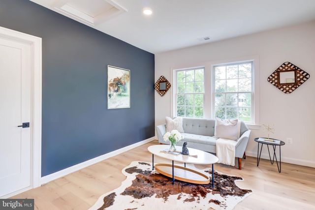 1538 FOREST LN, Mclean, VA 22101
