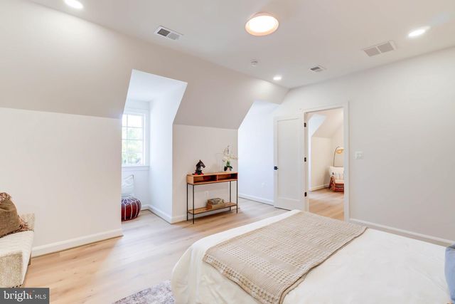 1538 FOREST LN, Mclean, VA 22101
