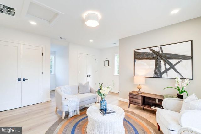 1538 FOREST LN, Mclean, VA 22101
