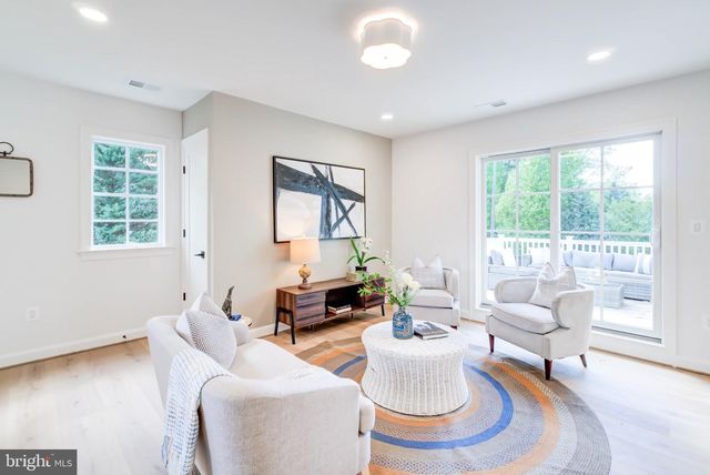 1538 FOREST LN, Mclean, VA 22101