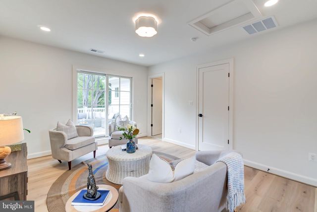 1538 FOREST LN, Mclean, VA 22101