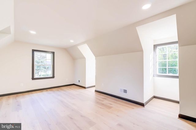1538 FOREST LN, Mclean, VA 22101