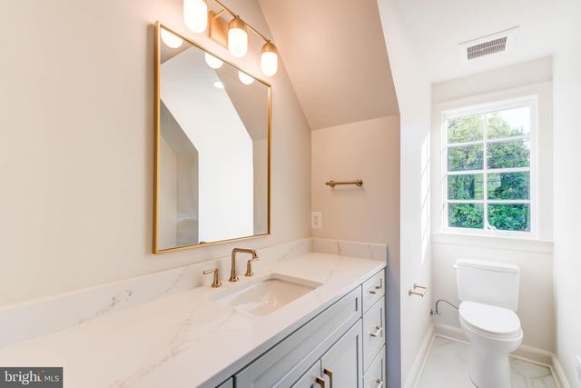 1538 FOREST LN, Mclean, VA 22101