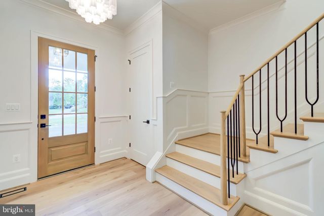 1538 FOREST LN, Mclean, VA 22101