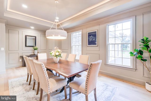 1538 FOREST LN, Mclean, VA 22101