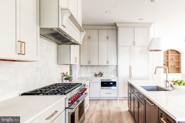 1538 FOREST LN, Mclean, VA 22101