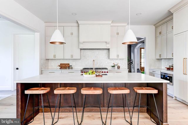 1538 FOREST LN, Mclean, VA 22101