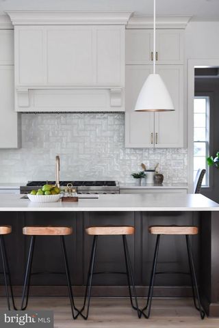 1538 FOREST LN, Mclean, VA 22101