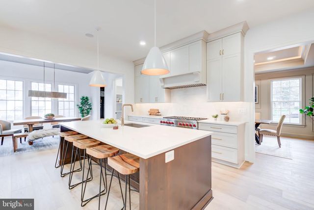 1538 FOREST LN, Mclean, VA 22101