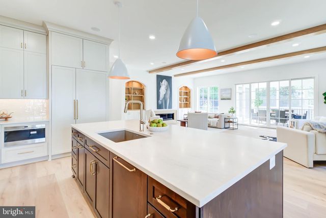 1538 FOREST LN, Mclean, VA 22101