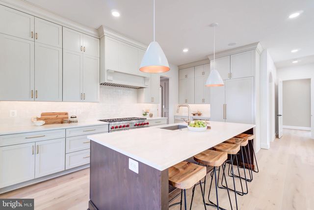1538 FOREST LN, Mclean, VA 22101