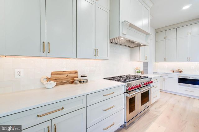 1538 FOREST LN, Mclean, VA 22101