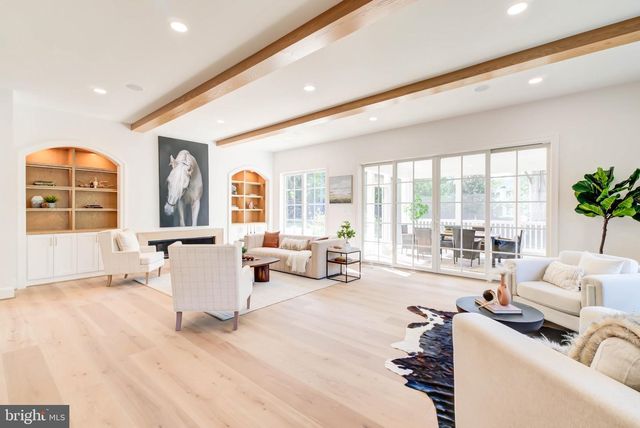 1538 FOREST LN, Mclean, VA 22101