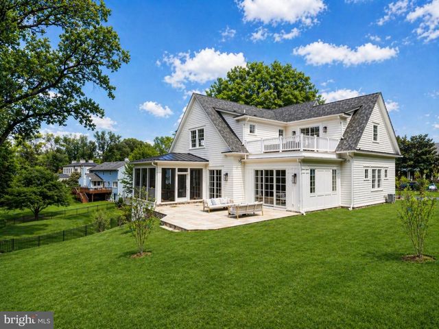 1538 FOREST LN, Mclean, VA 22101