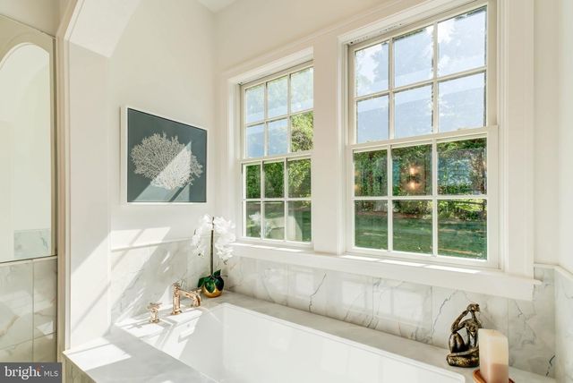 1538 FOREST LN, Mclean, VA 22101
