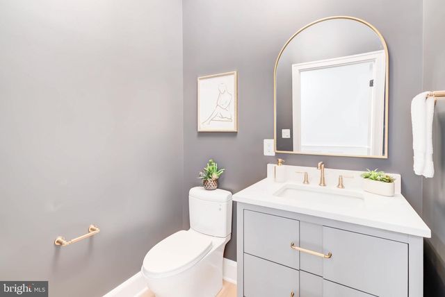 1538 FOREST LN, Mclean, VA 22101