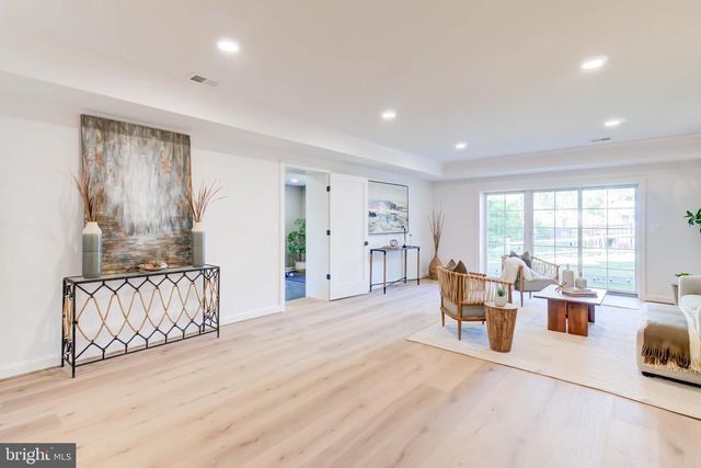 1538 FOREST LN, Mclean, VA 22101