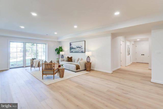 1538 FOREST LN, Mclean, VA 22101