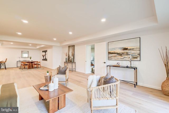 1538 FOREST LN, Mclean, VA 22101
