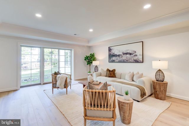 1538 FOREST LN, Mclean, VA 22101