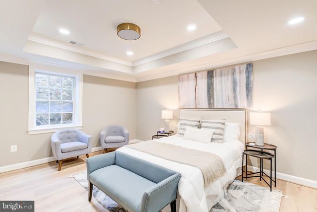 1538 FOREST LN, Mclean, VA 22101