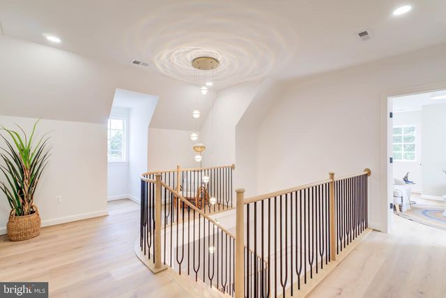 1538 FOREST LN, Mclean, VA 22101