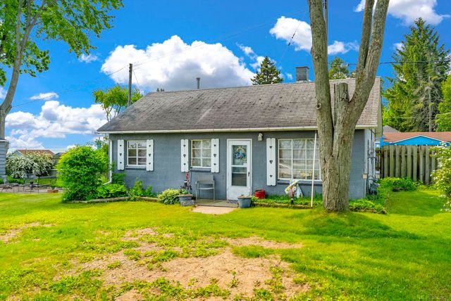 8941 & 8943 Lakeshore Road, Lexington, MI 48450