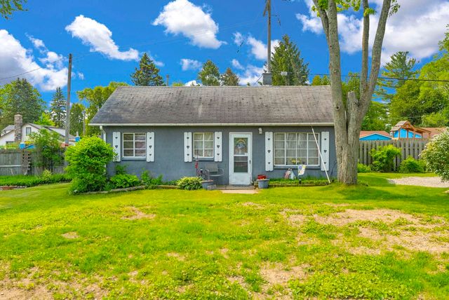 8941 & 8943 Lakeshore Road, Lexington, MI 48450