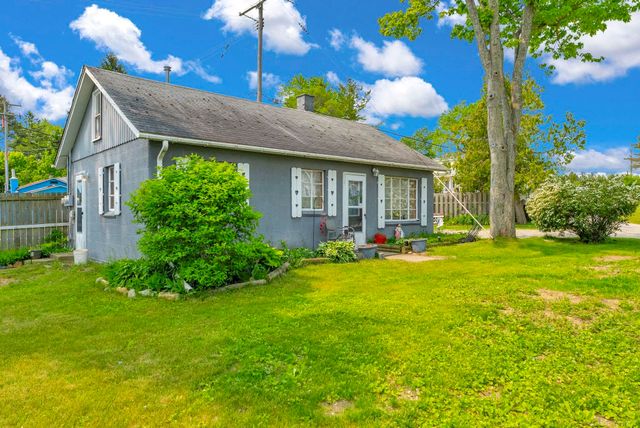 8941 & 8943 Lakeshore Road, Lexington, MI 48450