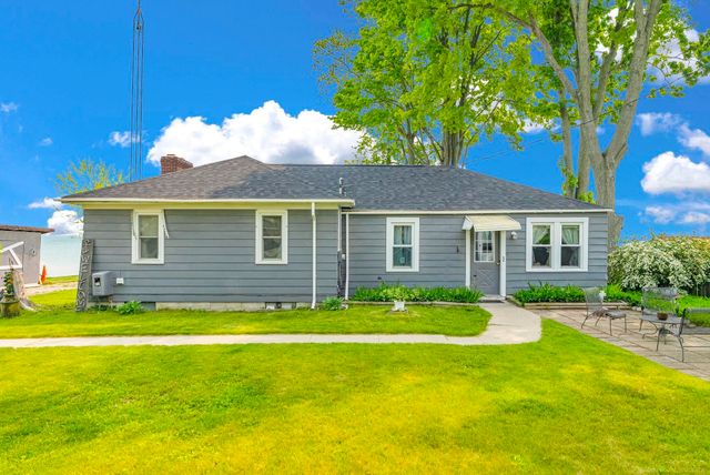 8941 & 8943 Lakeshore Road, Lexington, MI 48450